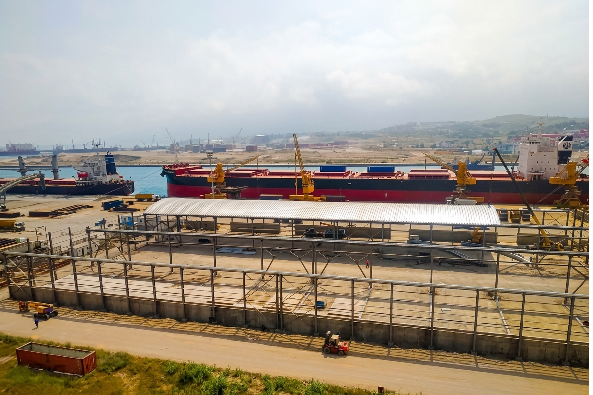 Hangar de Stockage à Port Djendjen, Jijel